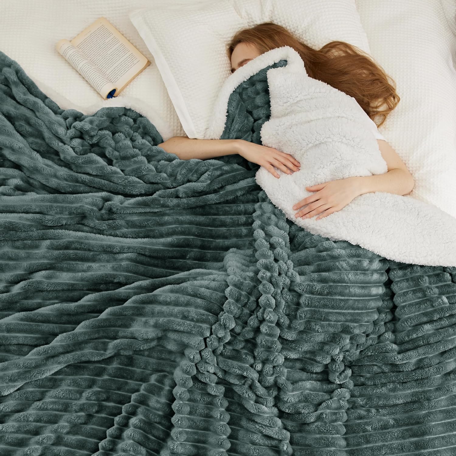 Verenza dark green plush sherpa blanket durable