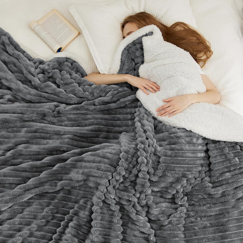 Verenza dark grey cozy sherpa throw durable